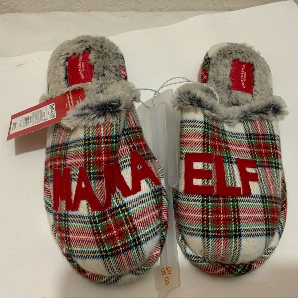 Wondershop Mama Elf Plaid Slippers size 5/6